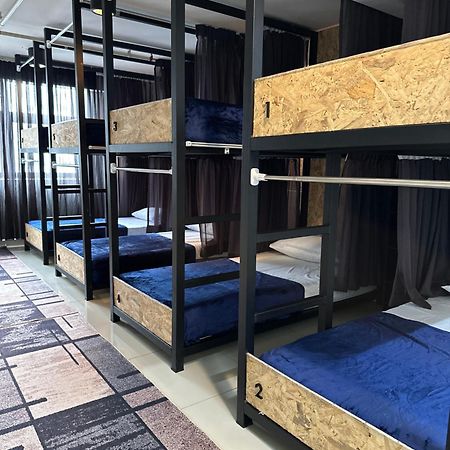 Mix Hostel Kl By Chillout Hostel Petaling Jaya Bagian luar foto