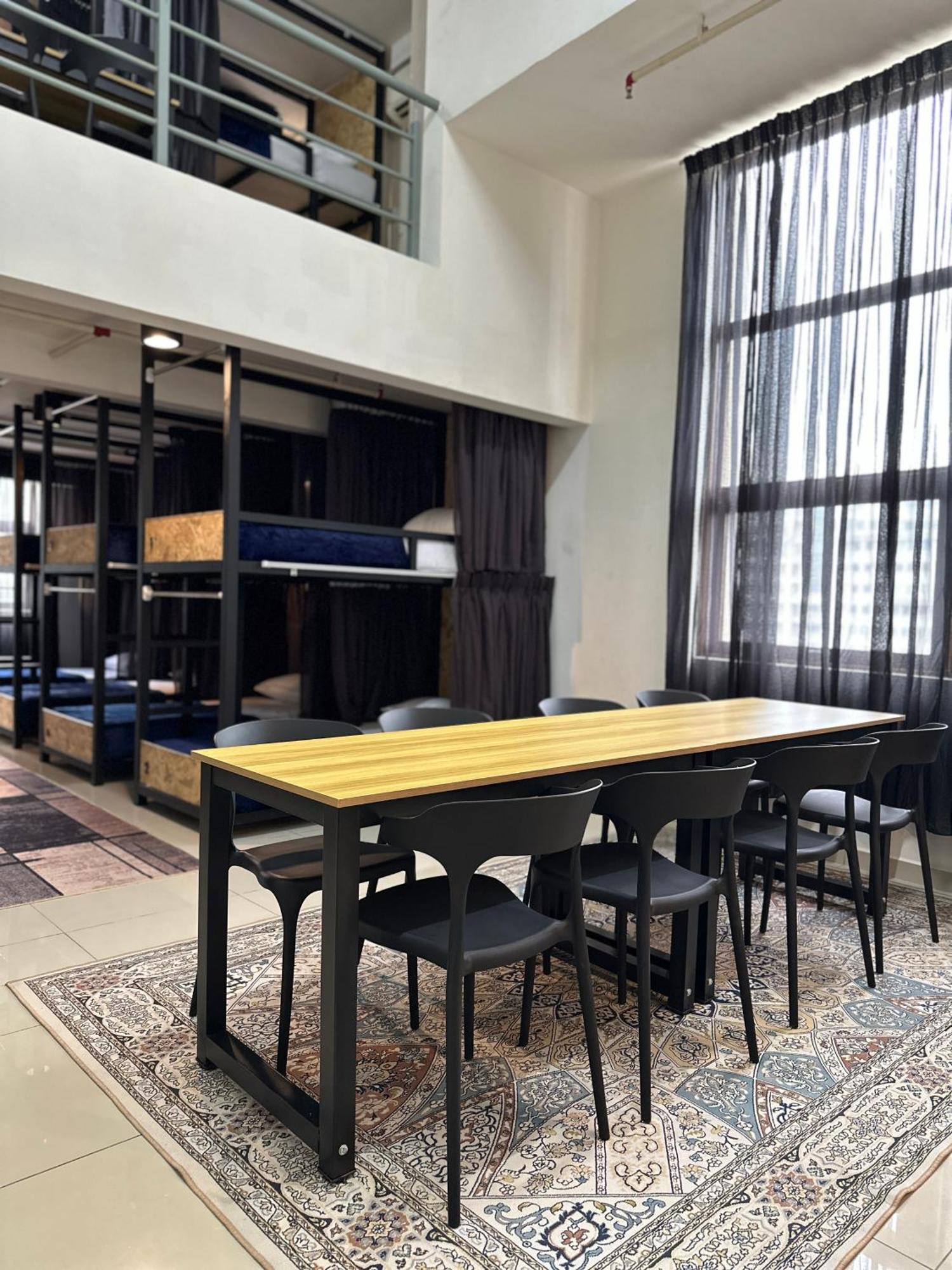 Mix Hostel Kl By Chillout Hostel Petaling Jaya Bagian luar foto