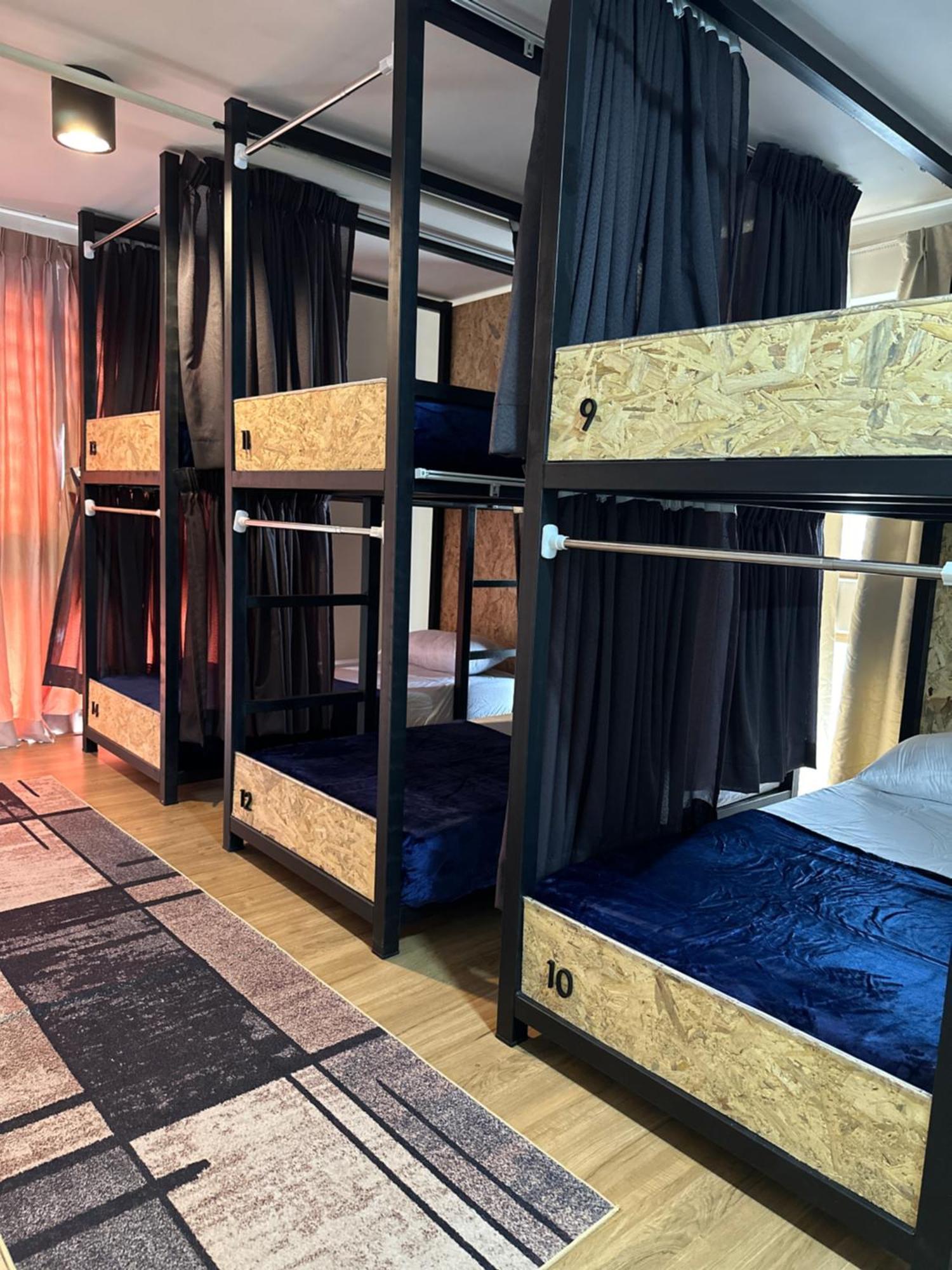 Mix Hostel Kl By Chillout Hostel Petaling Jaya Bagian luar foto