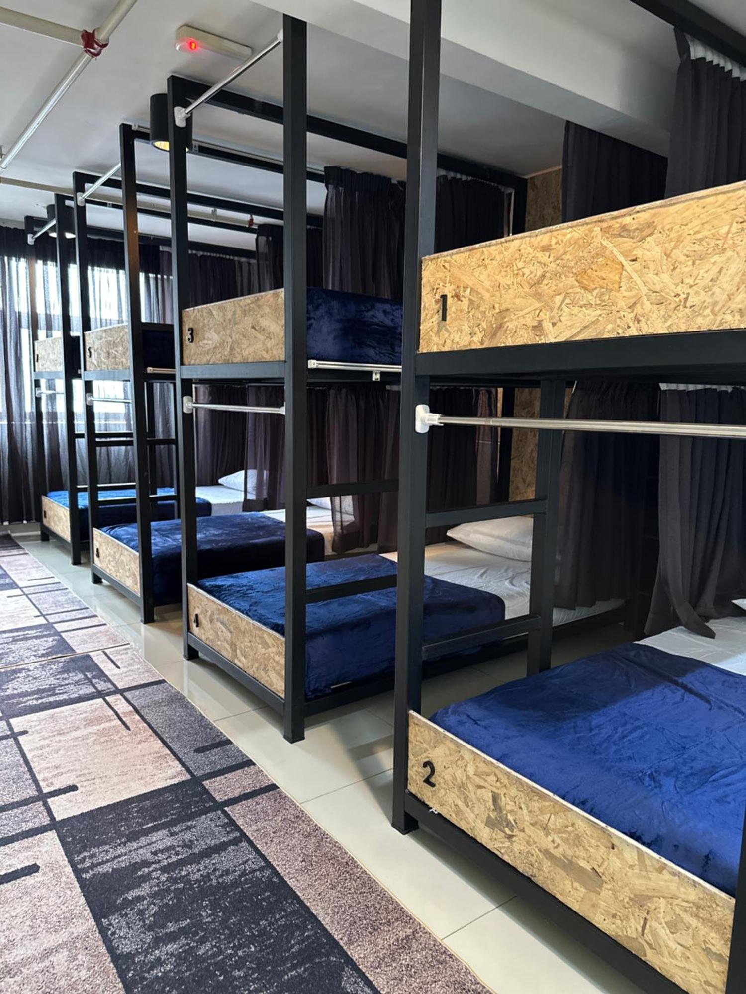 Mix Hostel Kl By Chillout Hostel Petaling Jaya Bagian luar foto