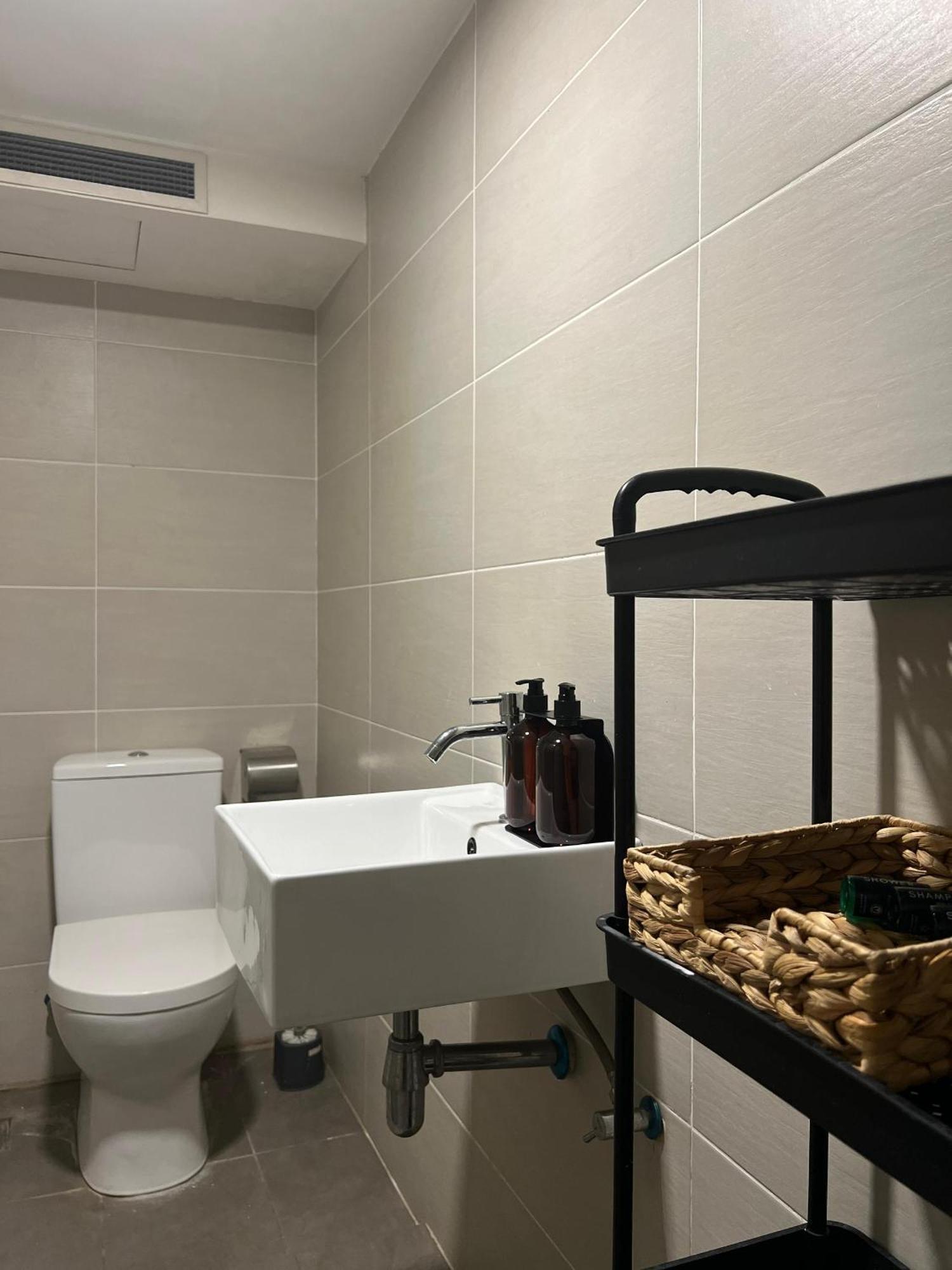 Mix Hostel Kl By Chillout Hostel Petaling Jaya Bagian luar foto