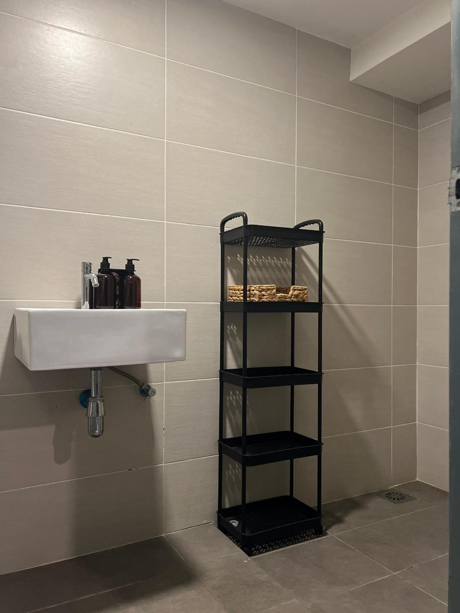 Mix Hostel Kl By Chillout Hostel Petaling Jaya Bagian luar foto