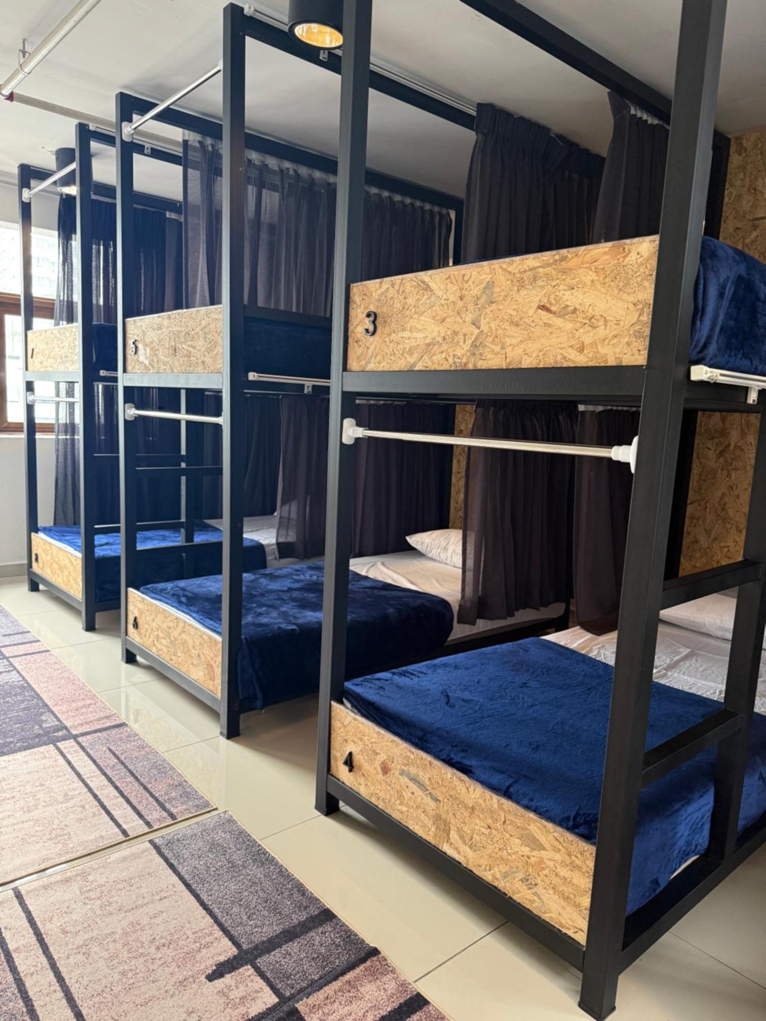 Mix Hostel Kl By Chillout Hostel Petaling Jaya Bagian luar foto