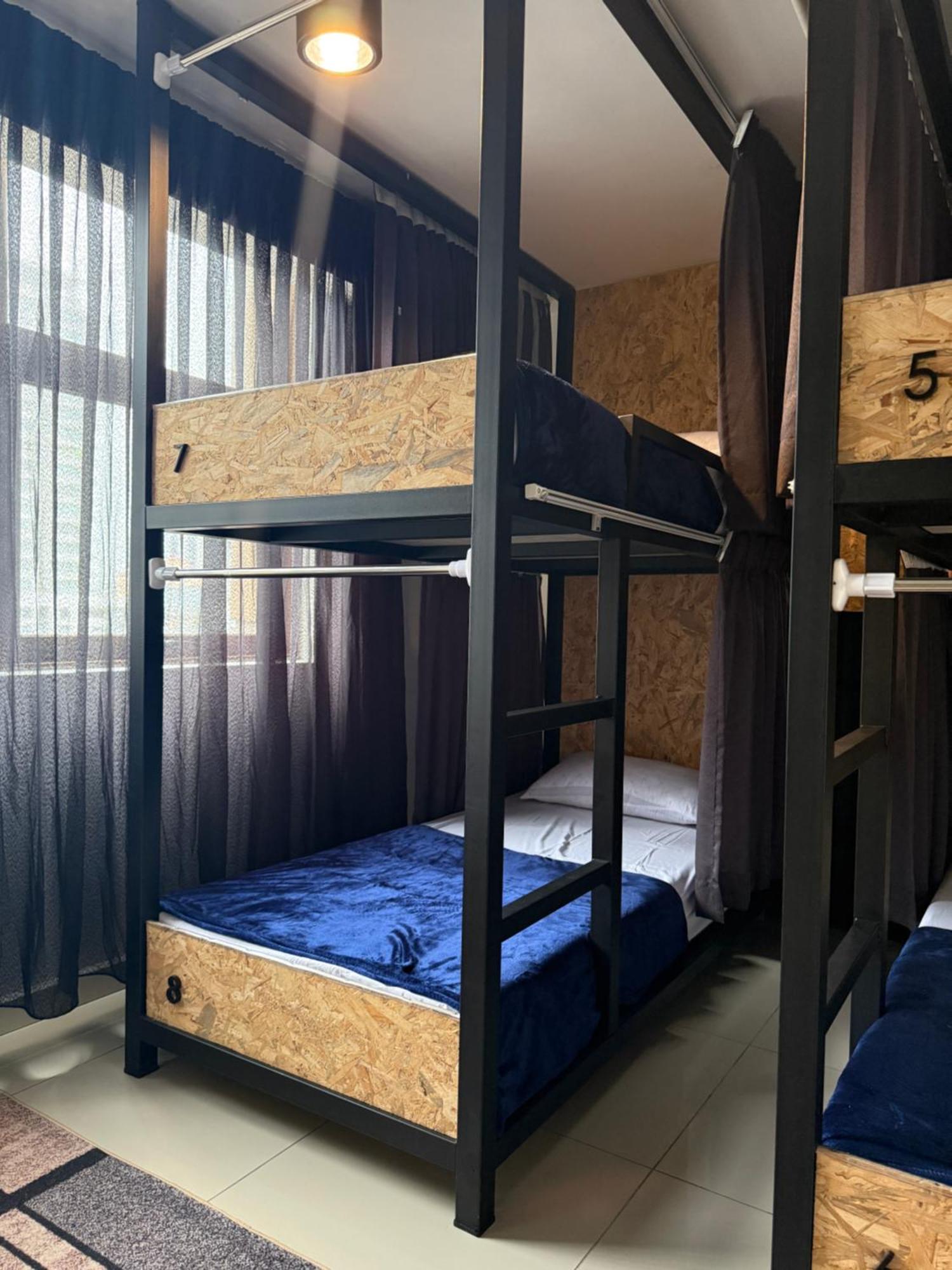 Mix Hostel Kl By Chillout Hostel Petaling Jaya Bagian luar foto